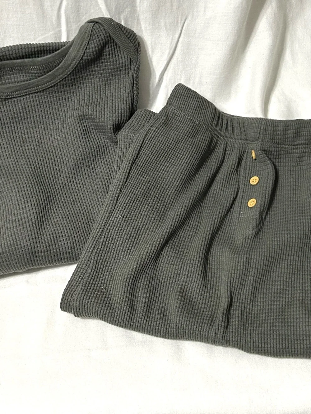 24 Month Long-Sleeve Waffle Knit Baby Bodysuit Pant Set - Gray NWOT